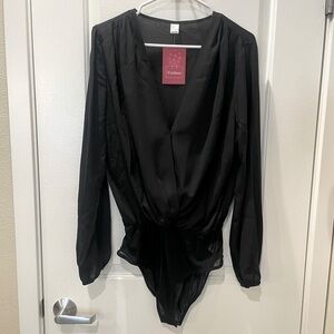 NEW…Verdusa Black V-Neck Bodysuit